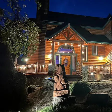 Black Bear Lodge-Lake Area
